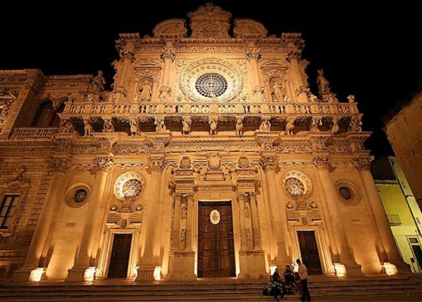 "Il Vecchio Salone" Appartamento In Pieno Centro Con Garage Privato Λέτσε Εξωτερικό φωτογραφία