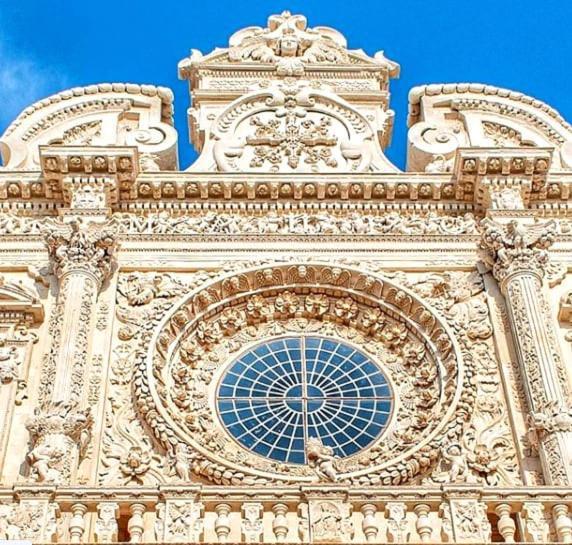 "Il Vecchio Salone" Appartamento In Pieno Centro Con Garage Privato Λέτσε Εξωτερικό φωτογραφία
