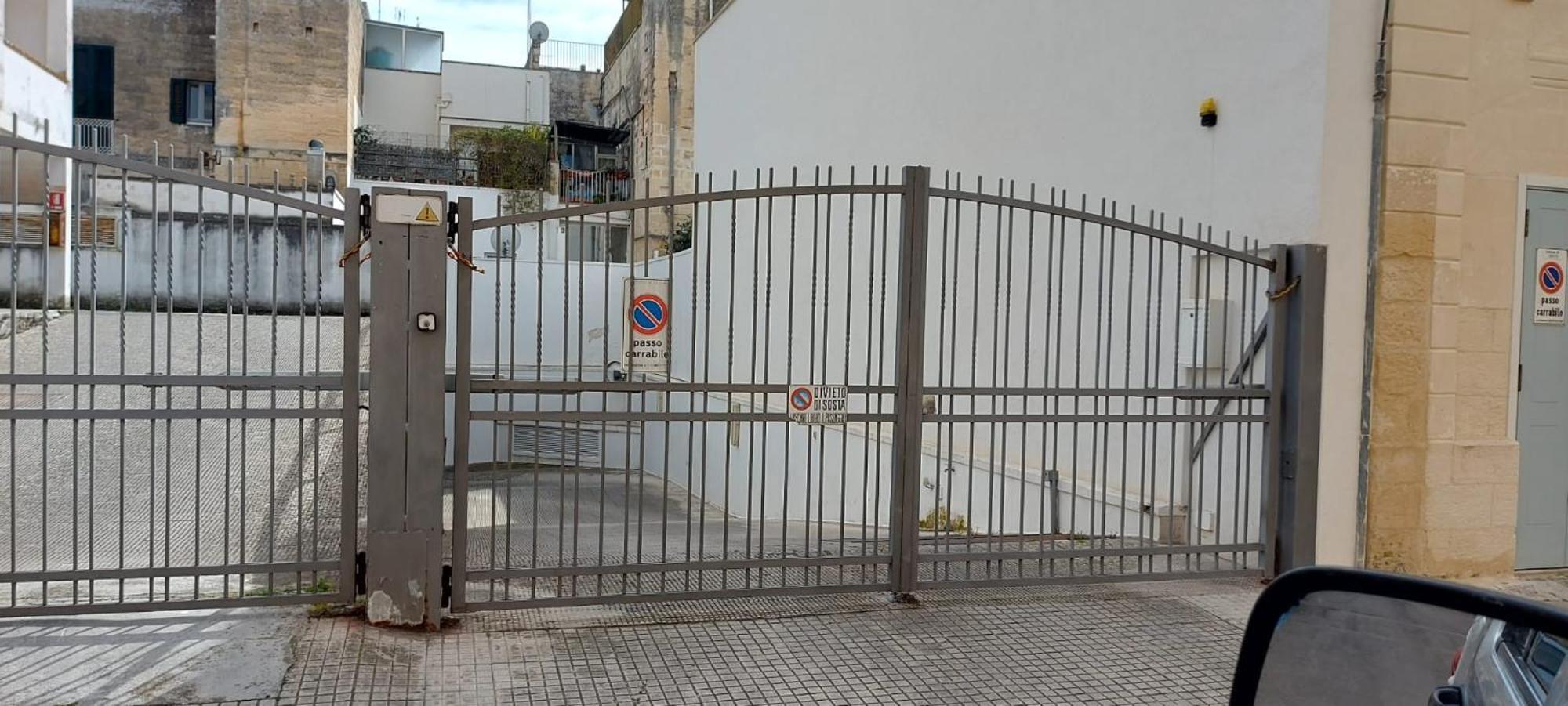 "Il Vecchio Salone" Appartamento In Pieno Centro Con Garage Privato Λέτσε Εξωτερικό φωτογραφία